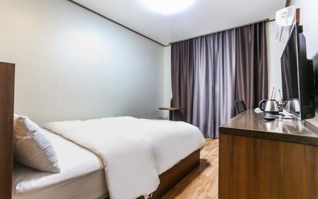 Hyundai Motel Gangneung Extérieur photo